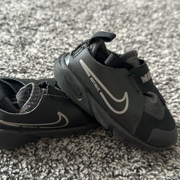 Baby Nike Flex Runner Slip On Sneakers Size 5C - Picture 2 of 7